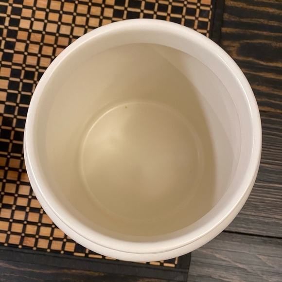 Rae Dunn XOXO Canister - Picture 6 of 6